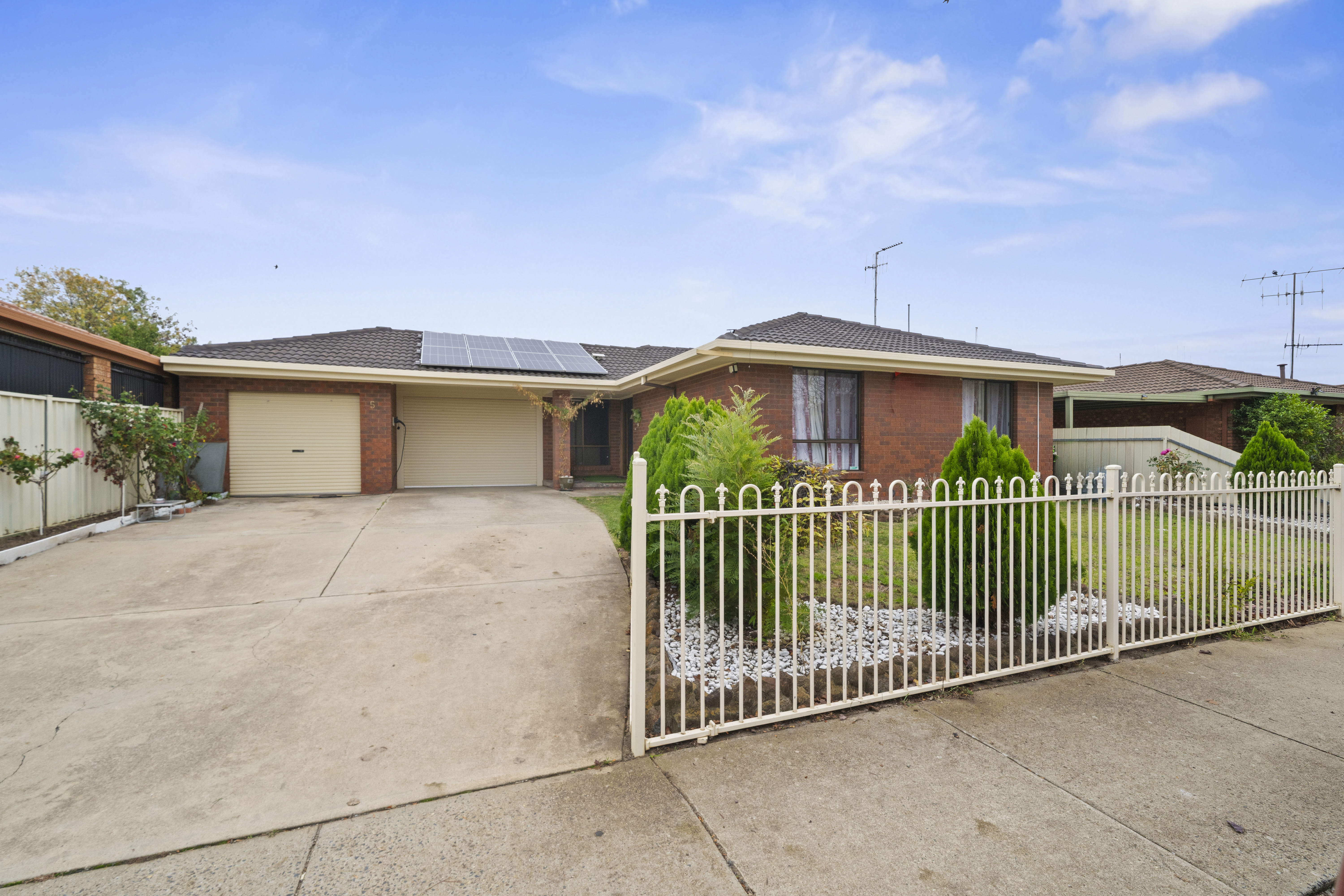 4 Bedroom House thumbnail image - GV Real Estate