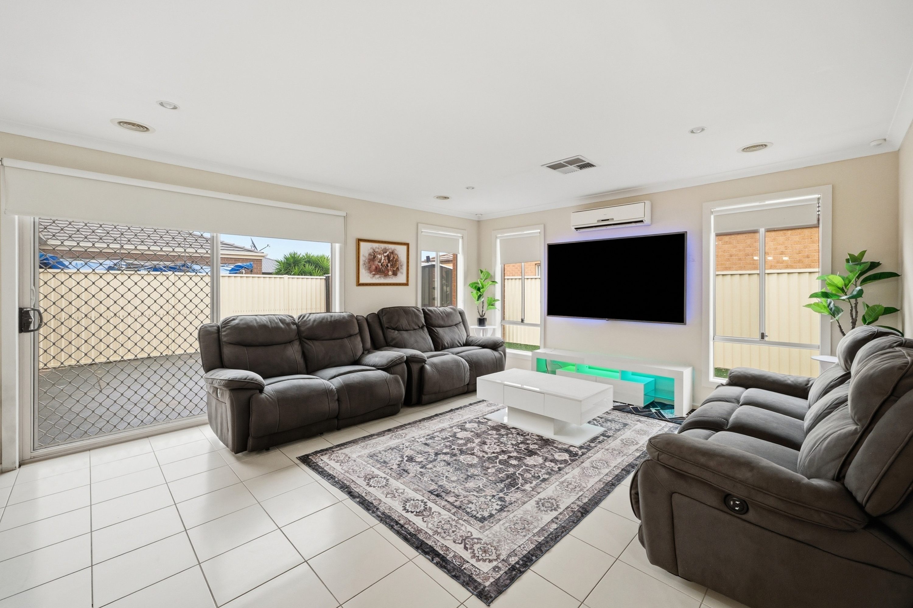 Modern 4 Bedroom House thumbnail image - GV Real Estate