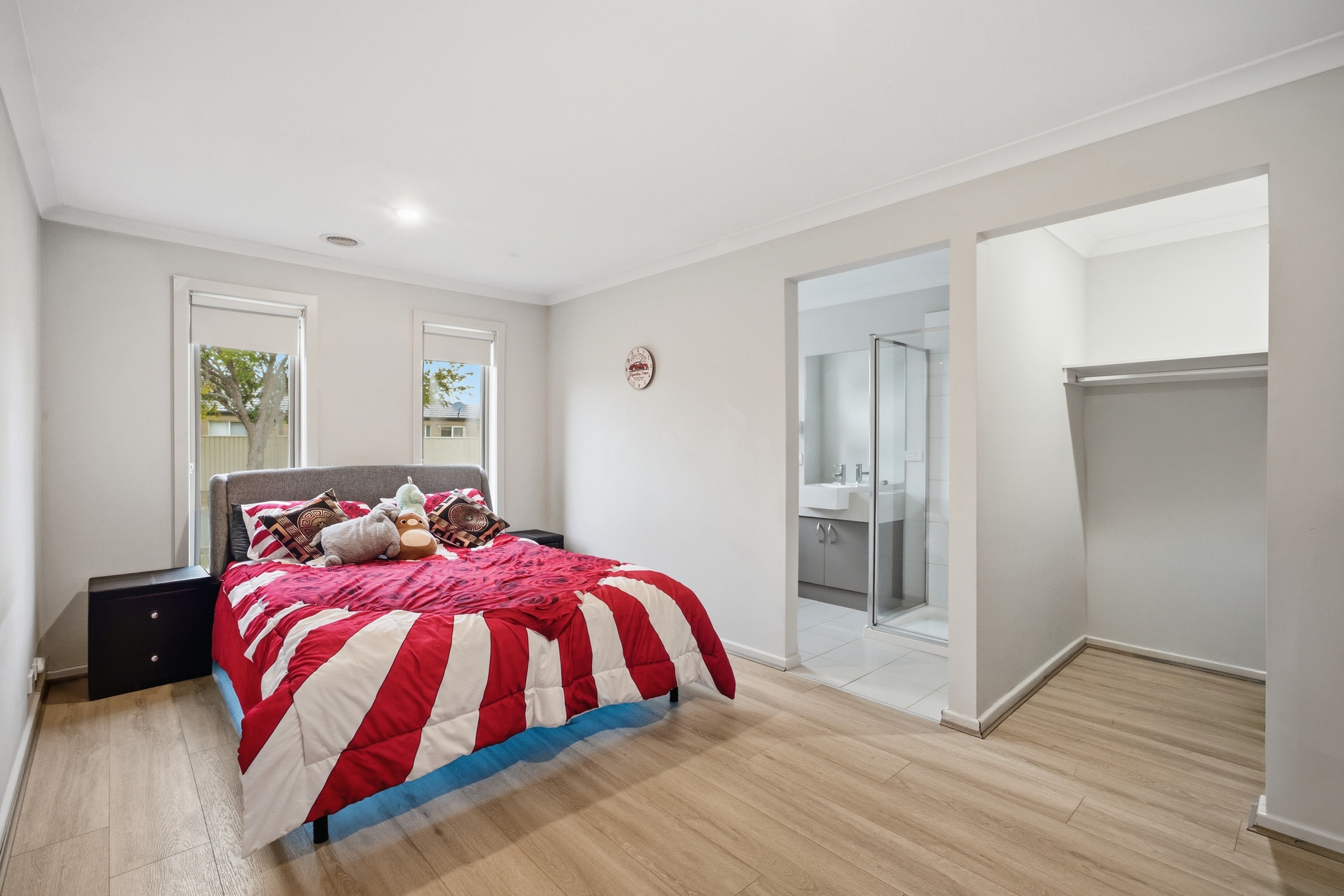 Modern 4 Bedroom House thumbnail image - GV Real Estate