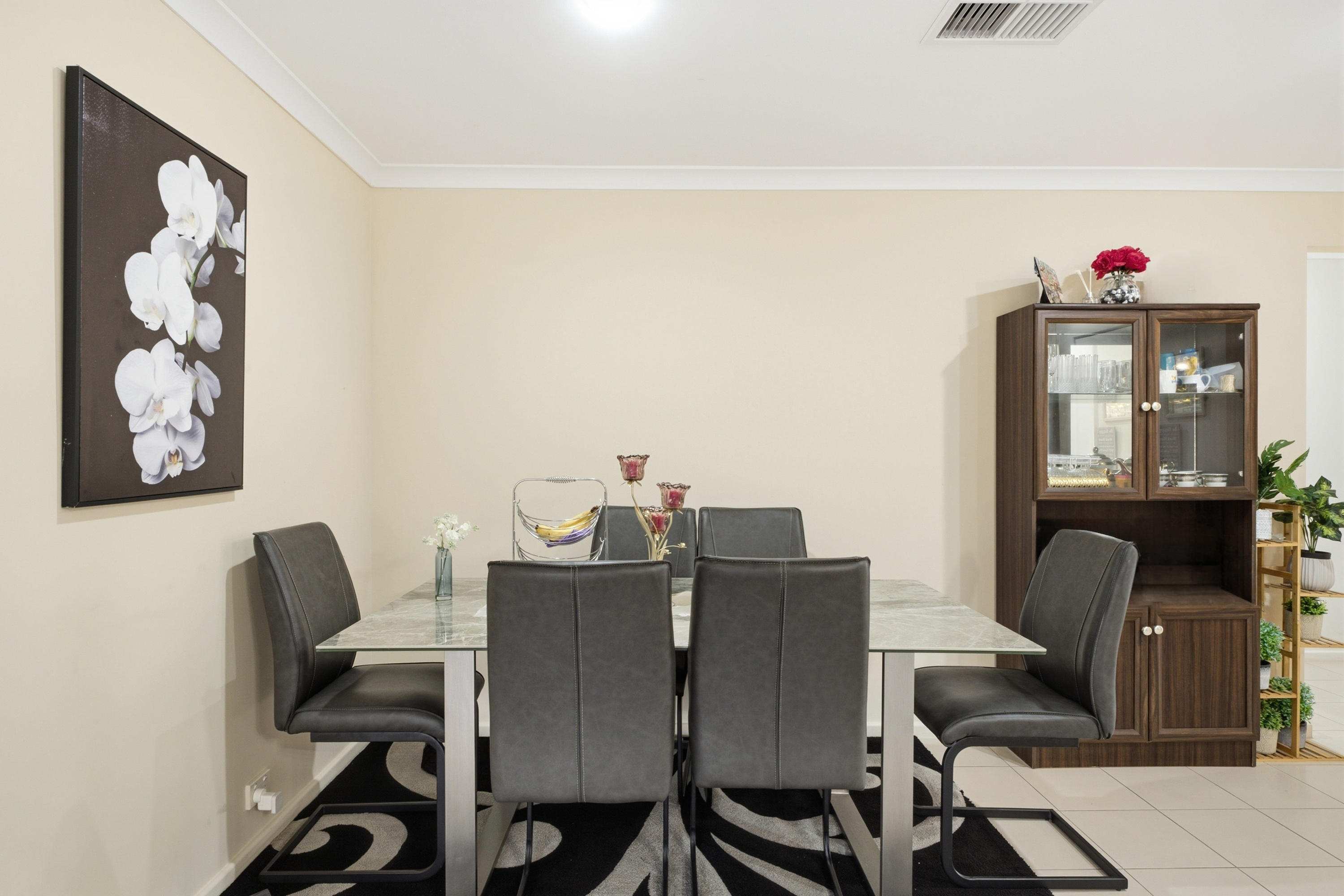 Modern 4 Bedroom House thumbnail image - GV Real Estate