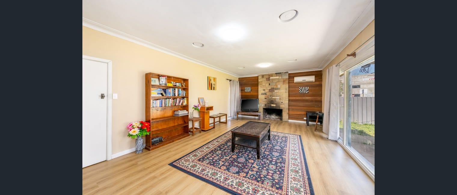 5 Bedroom House thumbnail image - GV Real Estate