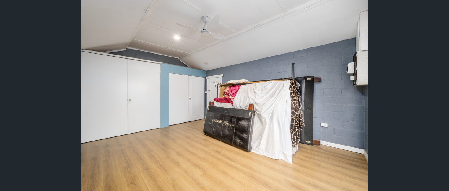 5 Bedroom House thumbnail image - GV Real Estate
