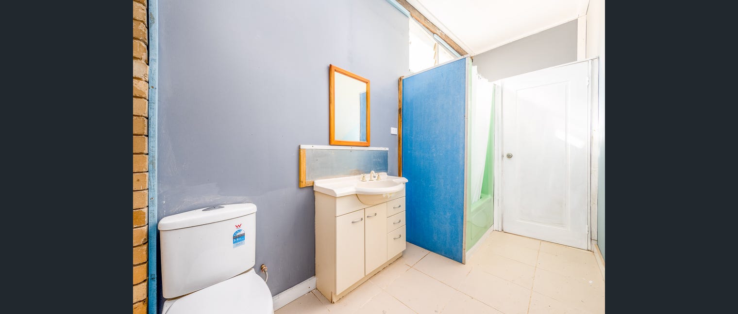 5 Bedroom House thumbnail image - GV Real Estate